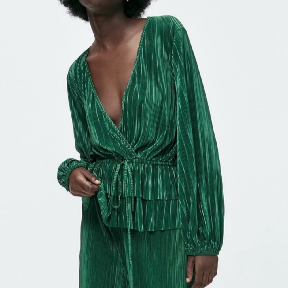 ✨ZARA Emerald Green Pleated Wrap Blouse - Size S✨